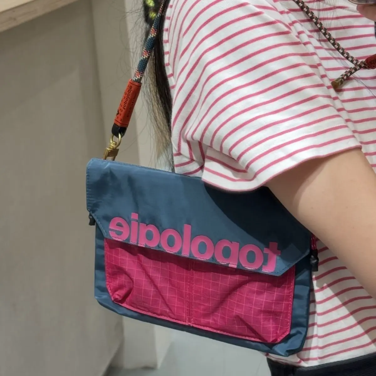 Unisex Letter Print Envelope Crossbody  Lightweight Nylon Shoulder Bag Outdoor Hiking Travel Functional Sling Messenger Bag