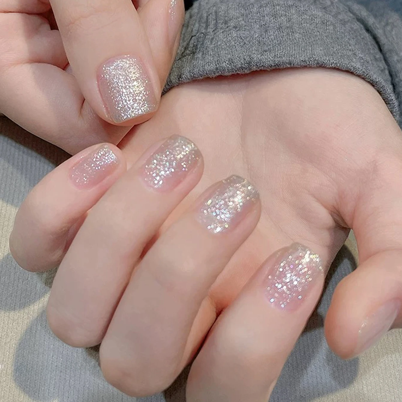 Smalto per unghie gel bianco latte di cocco superiore lucido di notte al chiaro di luna da 12 ml per l'autunno inverno Natale Inverno Nail Art Salon Use