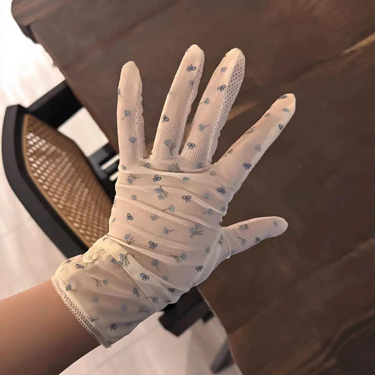 Floral Print Driving Sun Protection Gloves Lace High Aesthetic Value  Vehicle Sunscreen Gloves Women's UV Resistant I...