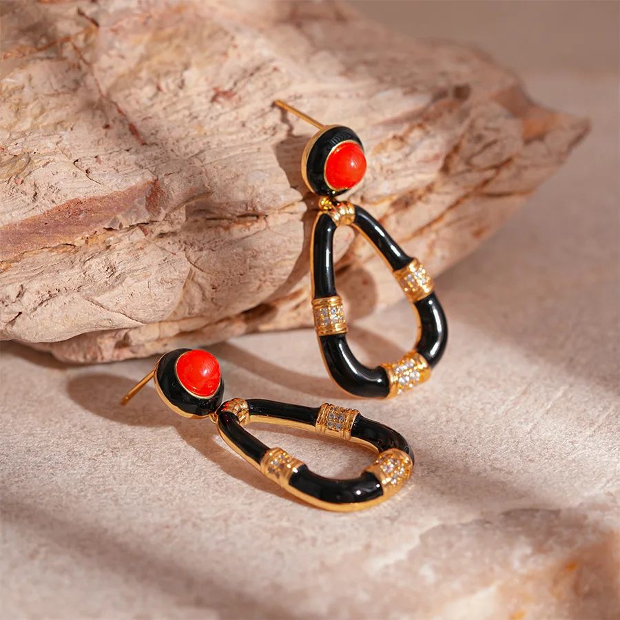 Retro drip oil, zircon triangular water drop silver needle earrings, real gold electroplating, niche high-end temperament