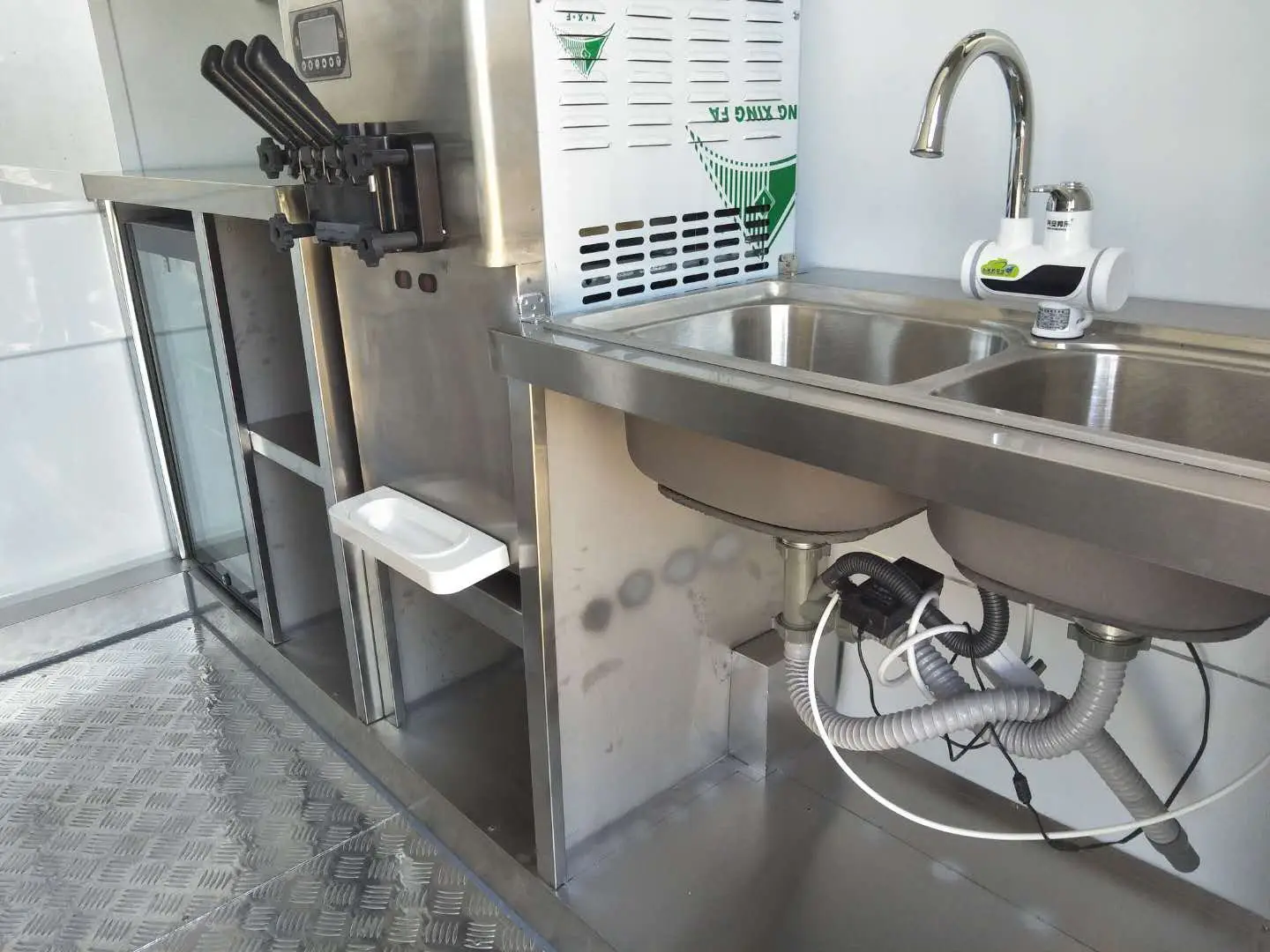 Outdoor mobile trailer fully equipped mobile kitchen taco coffee street food truck double axles round shape customized cart