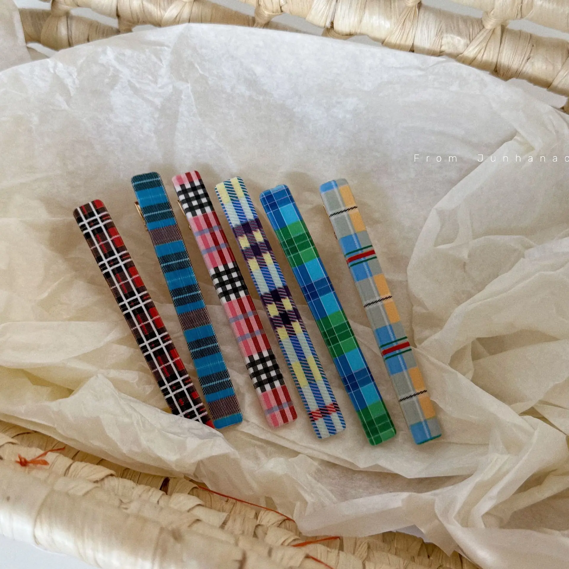 French Sweet Holiday Plaid Hair Clip Acrylic Hairpin Side Bangs Duckbill Clip Hair Accessory for Women