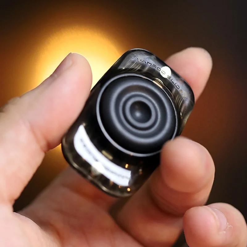 

Nampoo Finger Tip Gyro Два в одном EDC Магнитная механическая карта Push Toy Спиннер между пальцами Вращение Снятие стресса