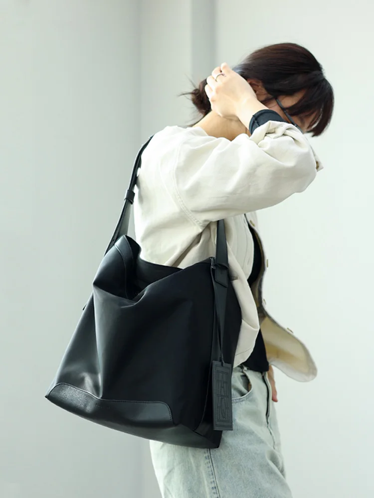 حقيبة يد نسائية ذات سعة كبيرة وخفيفة الوزن وحقيبة كتف واحدة بتصميم حصيرة حضرية وحقيبة يد مغناطيسية بإغلاق أزرق