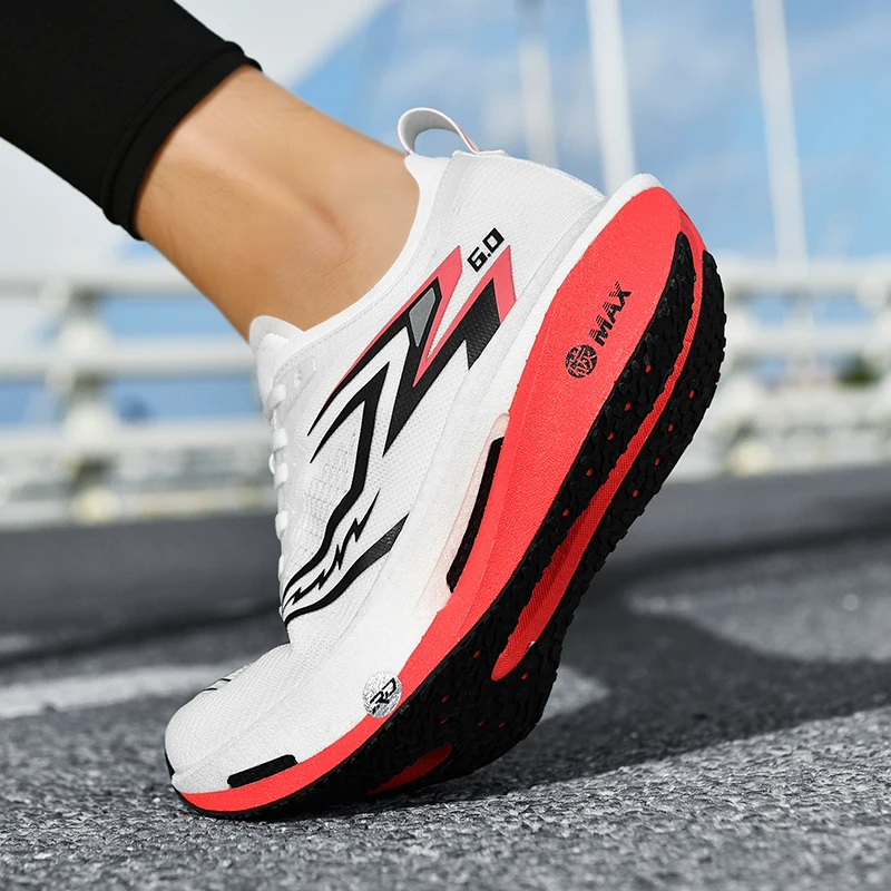

Men'S Low Cut Lace Up Running Shoes Comfortable Soft Soled Sports Shoes Carbon Fiber Board Shock-Absorbing Running Shoes