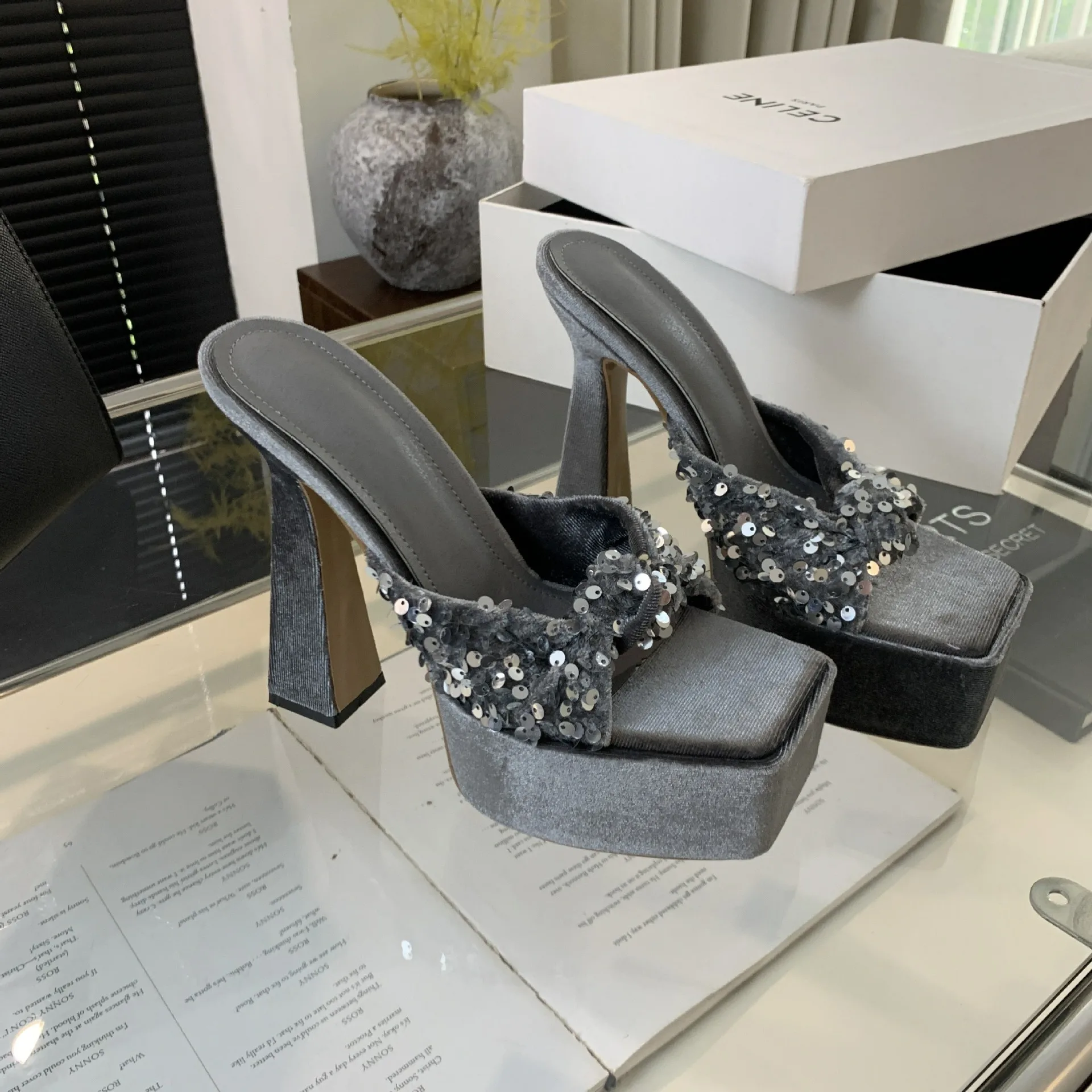 

High Heel 2025 New Style Simple And Fashionable Square Head Sequins Thick High Heels Roman Sandals For Women