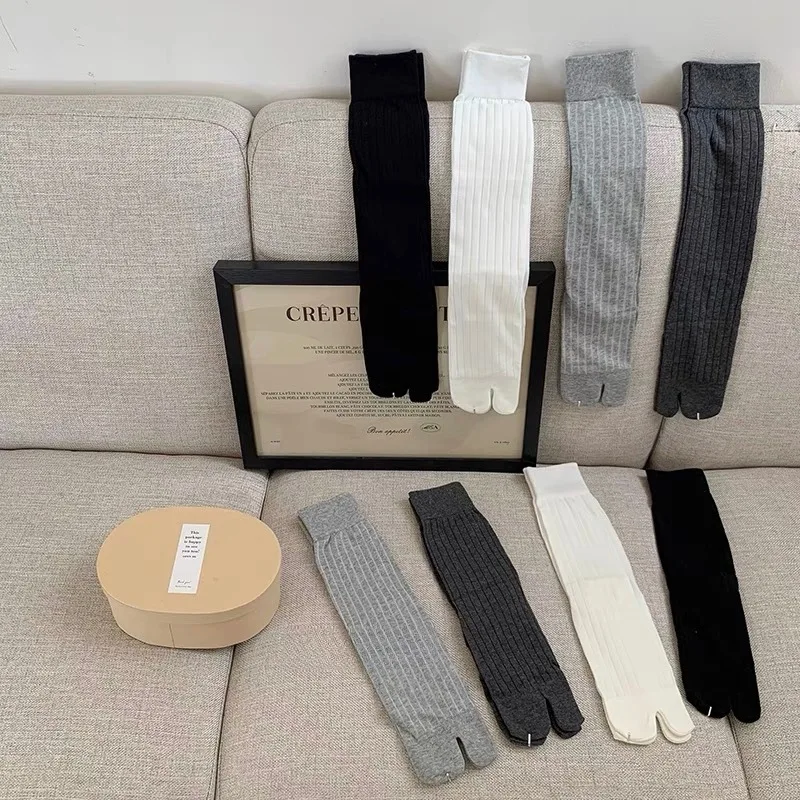 2/4 Pairs Tabi Socks Woman Cotton Solid Color Split Toe Socks Simple Comfortable Mid Tube Japanese Kimono Two-Toed Finger Socks