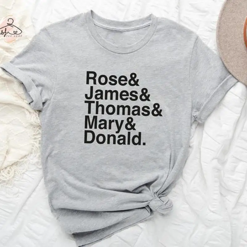 Camiseta LisT con nombre personalizado, fuente Helvetica divertida