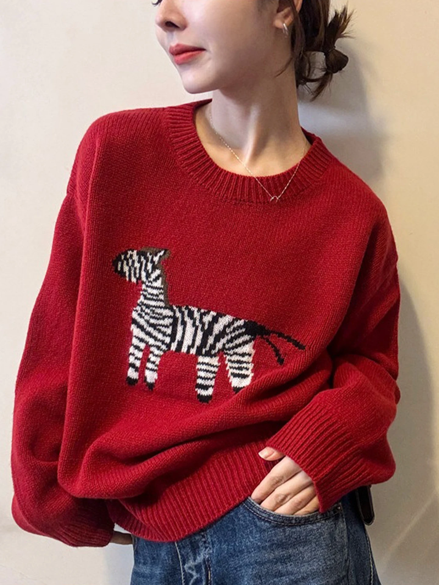 얼룩말 무늬 카메레 니트 스웨터 레드 루즈 캐주얼 롱 스웨터 겨울 패셔너블 유니크 여성 니트웨어 라운드 넥
