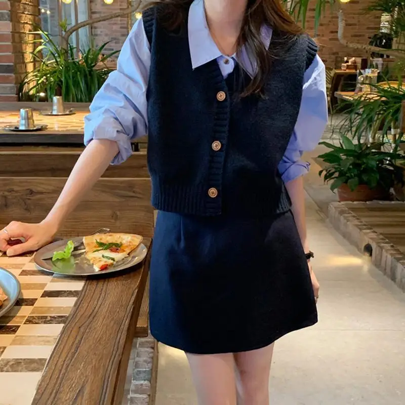 Knit Vests for Women Short Kawaii Blue Cardigan Waistcoat Cropped V-Neck Lady Sweaters Cute Tops 2024 Wool Korean Style Clothing