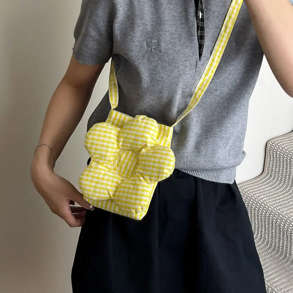 

Sweet Plaid Flower Crossbody Bag Cloth Portable Large Capacity Shoulder Bag Cute Storage Bag Ins Messenger Bag Student