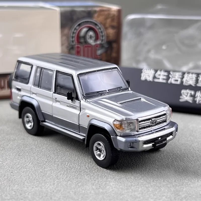 BM 1/64 Toyota Land Cruiser LC76 Alloy Toy Motor Vehicle Diecast Metal Model