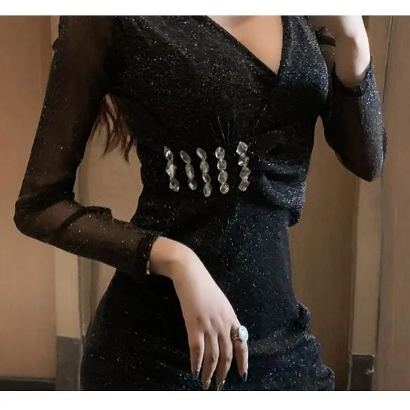 ผู้หญิงลูกไม้ตาข่ายเซ็กซี่ตัดต่ําคอวีสะโพกแพ็คชุดบางความยาวกลางเสื้อยืดเสื้อฐาน