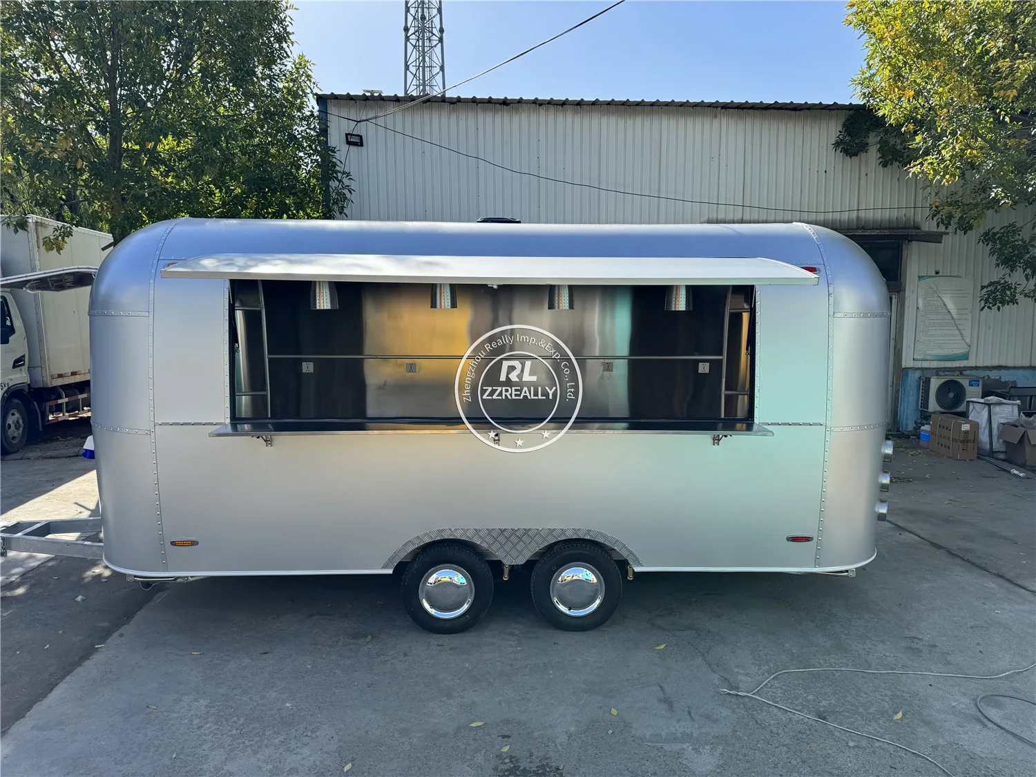 Factory New Aluminum Oxide Stainless Steel Food Trailer Customizable 5 Meter Food Truck Coffee Burger Ice Cream Truck