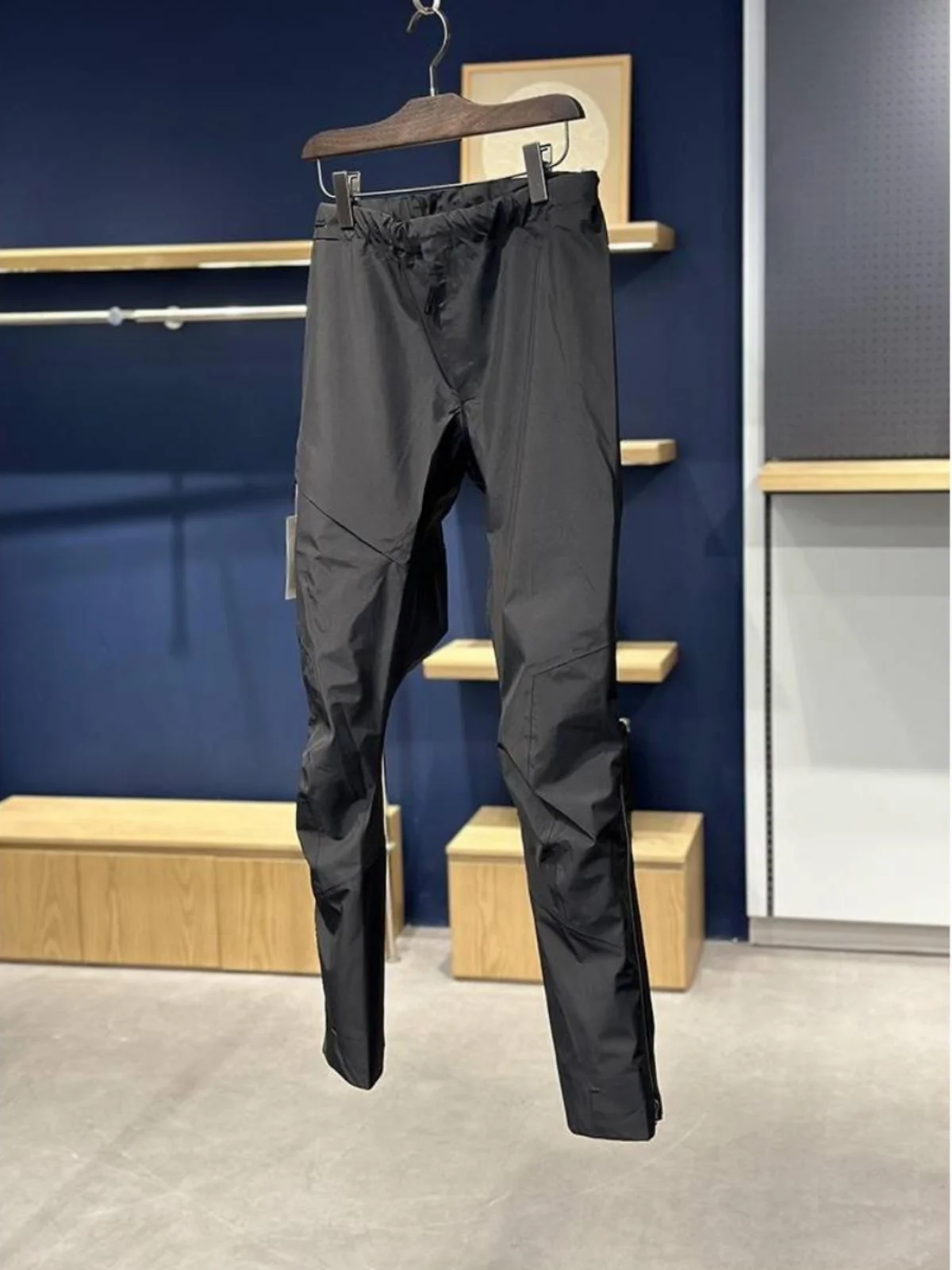 

Lightweight Men's Outdoor Waterproof Breathable 3D Cut Hard Casual Pants Full Body Glued Nylon Fabric Straight Leg