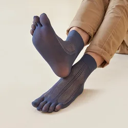 5 Finger Seiden socken Mann Sommer dünne transparente Socken solide schwarz weiß hohl Mesh Samt Weithals lose lässige Socken mit Zehen