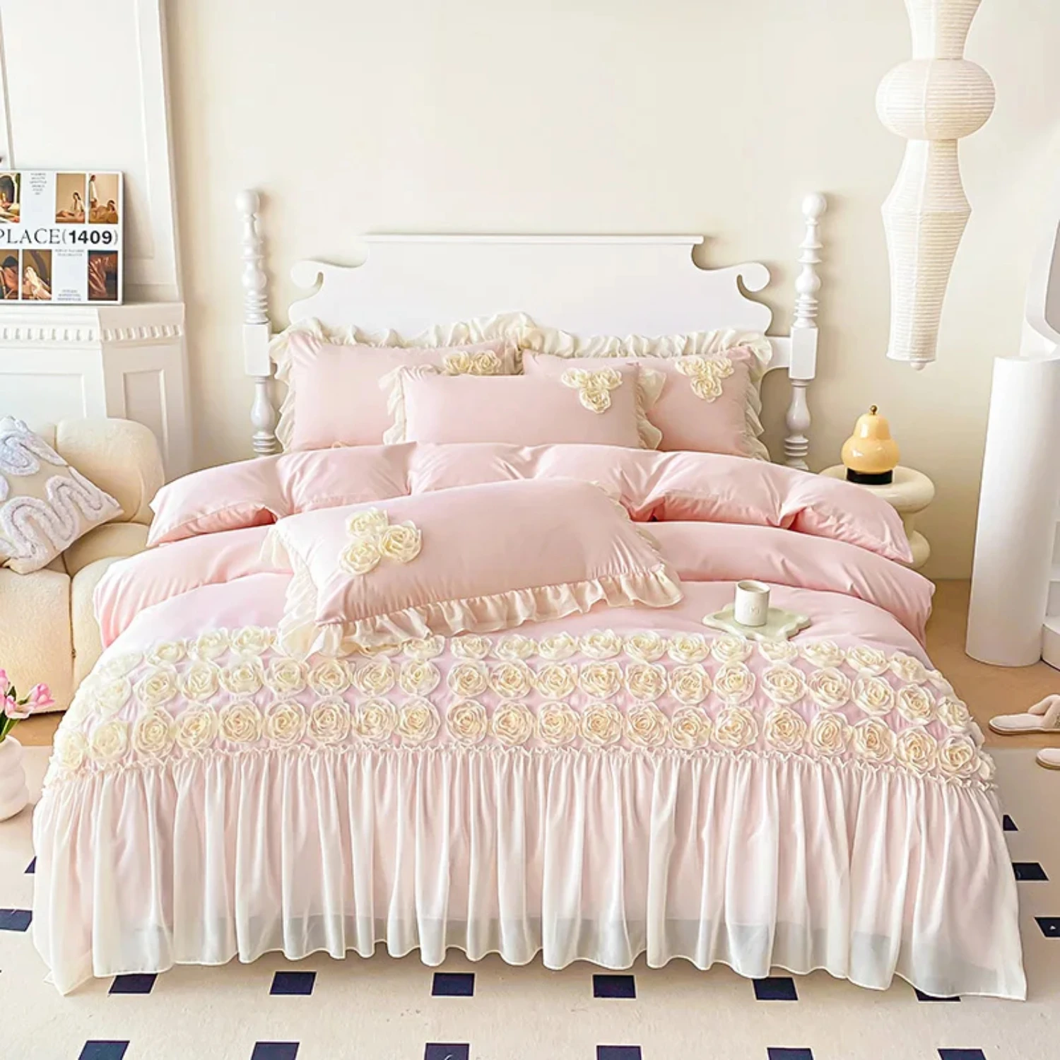 

Soft and Skin-friendly 3Pcs Pink Princess Bedding Set with Three-dimensional Flowers Embroidery Lace Ruffles Duvet Cover and Pil