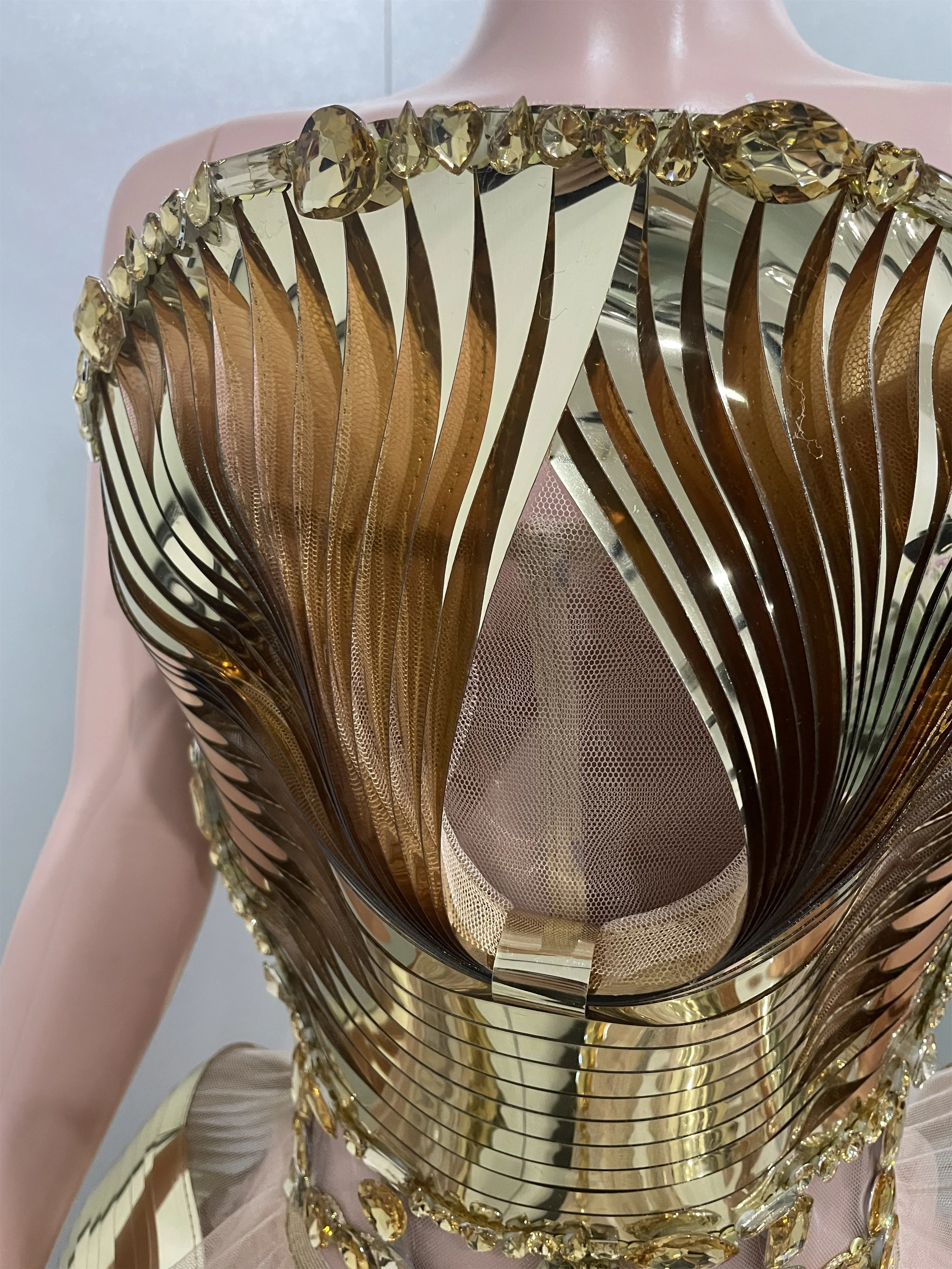 ผู้หญิงประกายไรน์สโตนทองเลื่อม 2 ชิ้นชุดสั้นเซ็กซี่การแสดงบนเวทีเครื่องแต่งกายงานพรอมปาร์ตี้ฉลองวันเกิดชุด