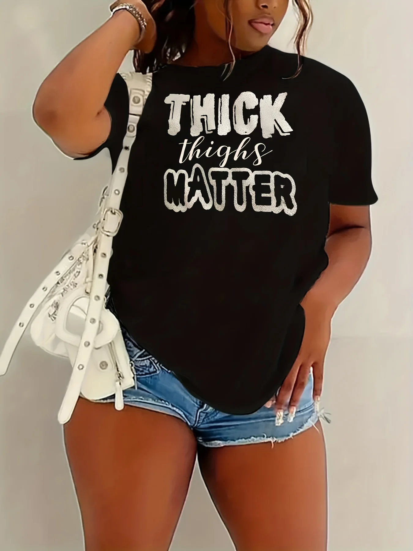 English graffiti letter personalized printed top is fashionable casual simple and suitable for both men and women's clothing