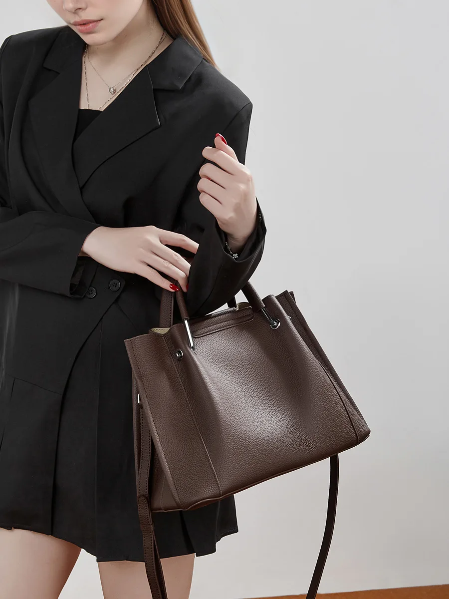 

First-Layer Cowhide Leather Bag, Large-Capacity Handbag, Simple Cross-Body Bag, 2026 Spring New Korean Style Commuter Leather Bag for Women