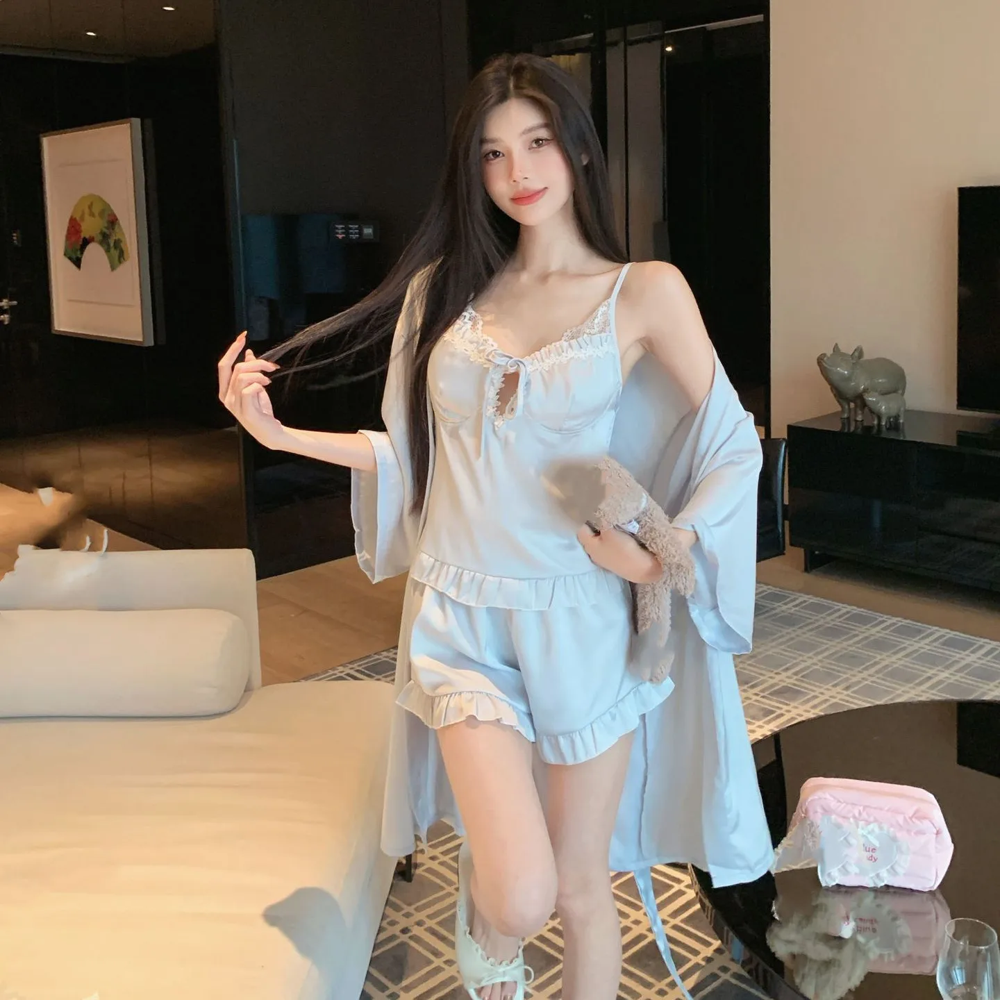 

Сексуальный женский пижамный комплект с рюшами и вырезами, три предмета, домашняя одежда, повседневная пижама из ледяного шелка, одежда для отдыха