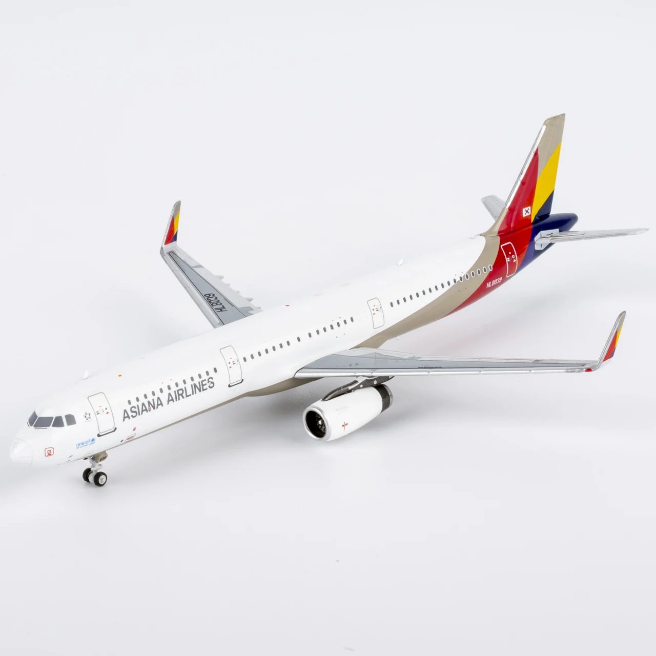 13127 سبيكة تحصيل طائرة هدية NG نموذج 1:400 ايرلاينز الآسيوية "StarAlliance" ايرباص A321-200 دييكاست نموذج طائرة HL8039