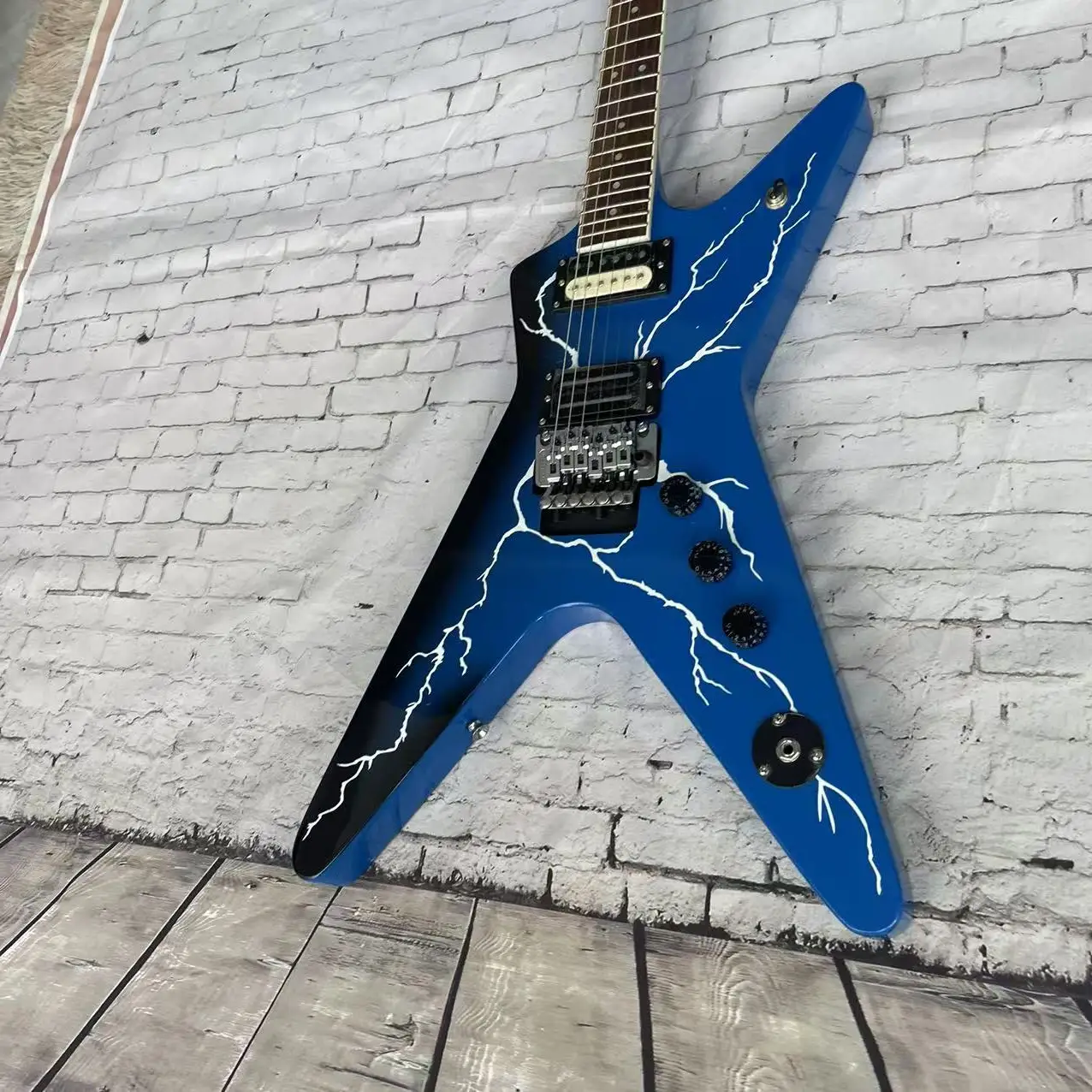 Electric Guitar Alien Lightning 6-Chord Electric Guitar, Blue Body, Factory Realistic Photo, In Stock, Order and Ship Immediatel