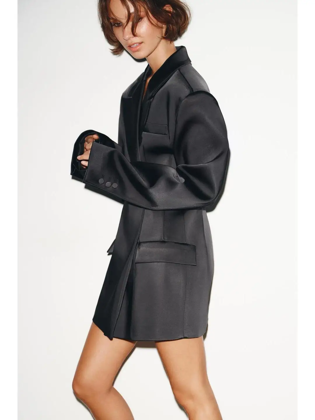 

Осень-зима шелковый атласный текстурированный деловой повседневный женский костюм на пуговицах Jaet для поездок на работу с несколькими пуговицами High End Feel