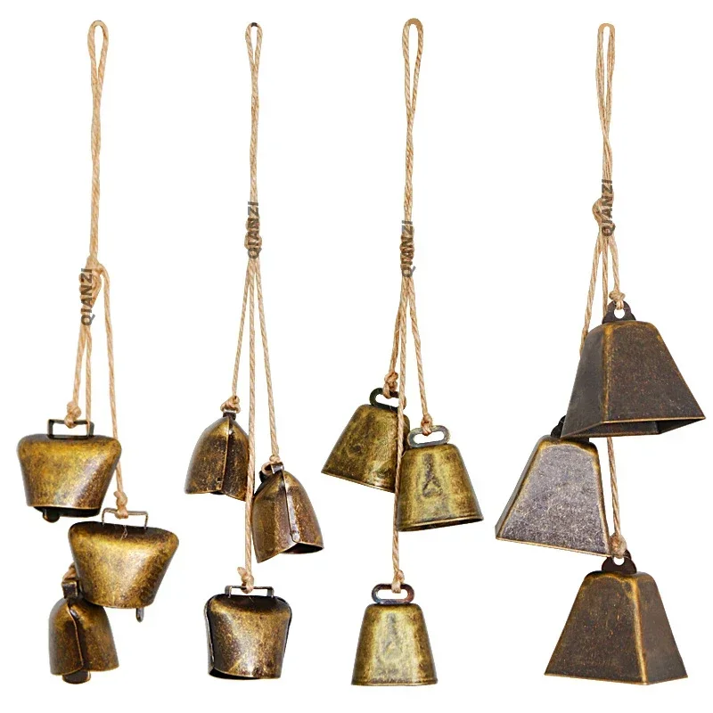 กระดิ่งเหล็กพร้อมกระดิ่งวัวสไตล์วินเทจขนาดใหญ่3อันบนเชือกแขวนผนังแบบเรียบง่ายตกแต่งกระดิ่งลม