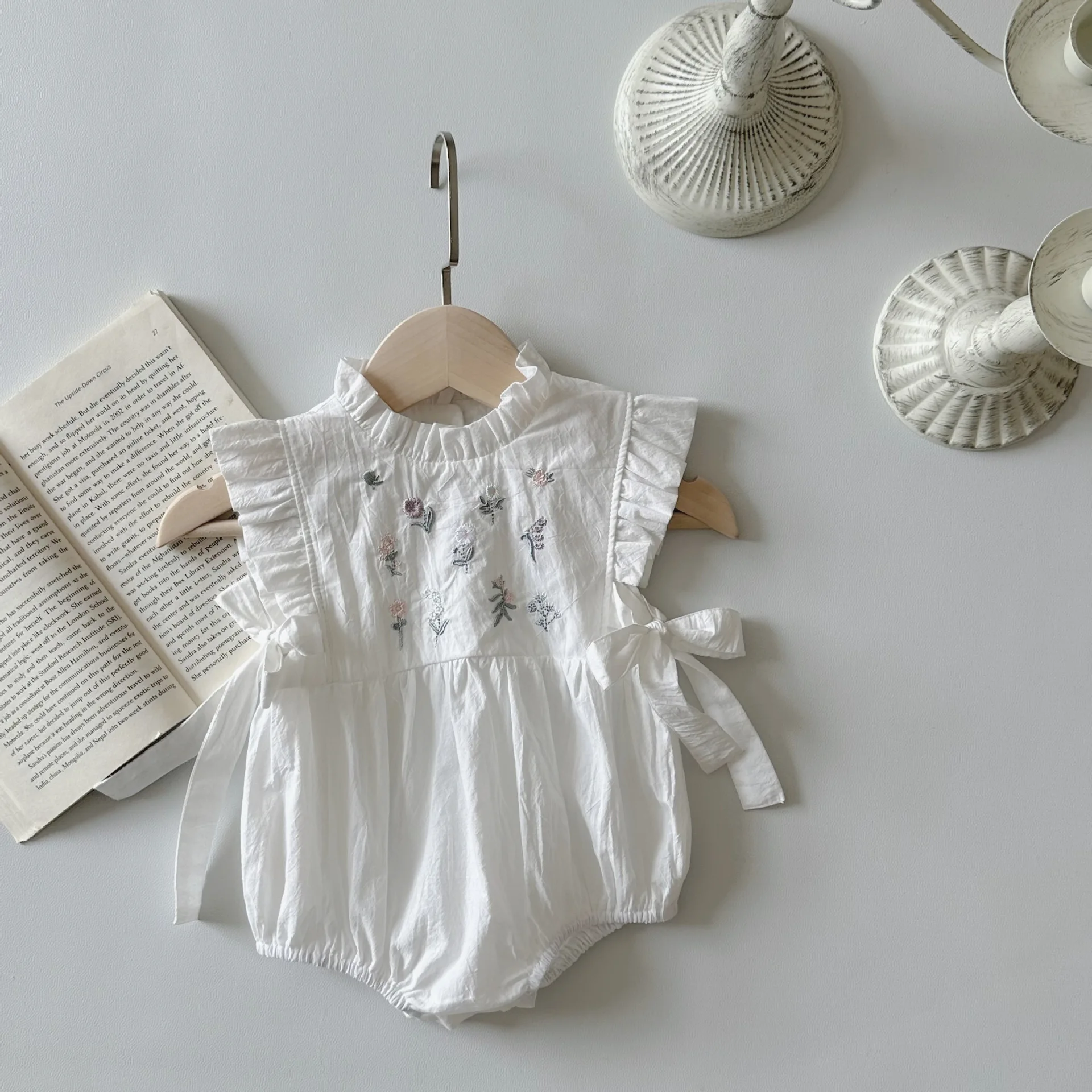 Summer Fashion Newborn Baby Embroidery Floral Sleeveless Bodysuit Girl Infant Bow Flower Loose Casual Onesie Kid Cotton Clothes