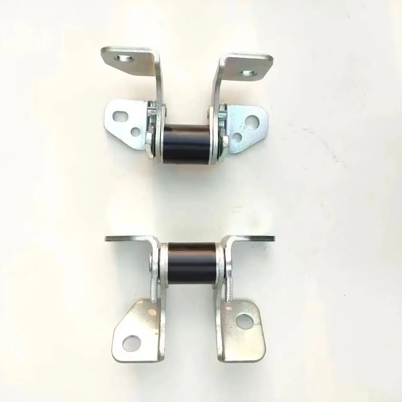 

55113664AI 55113665AI Lower Door Hinge LH 55113665AI RH 55113664AI For Jeep Grand Cherokee 2013-2020 Chrysler 300C