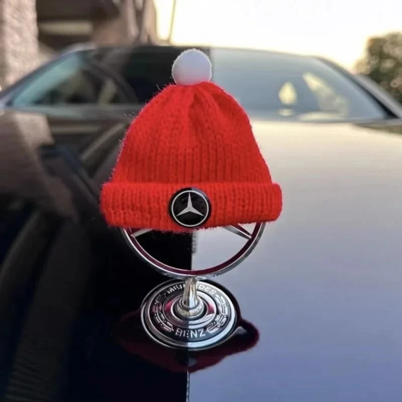 Red Christmas Hat Car Hood Front Logo Hood Marking Star Bonnet Badge Decorative Accessories Mercedes Benz C E S Class W204 W212