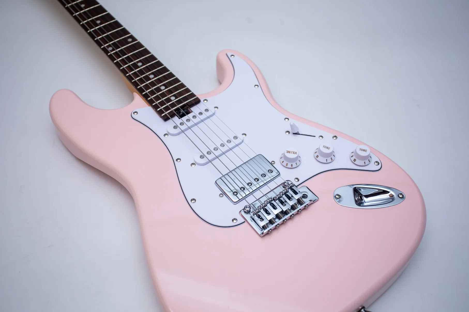 Pink 6-string electric guitar, factory direct, customizable, in stock, orders can be shipped directly! Pink 6-string electric gu