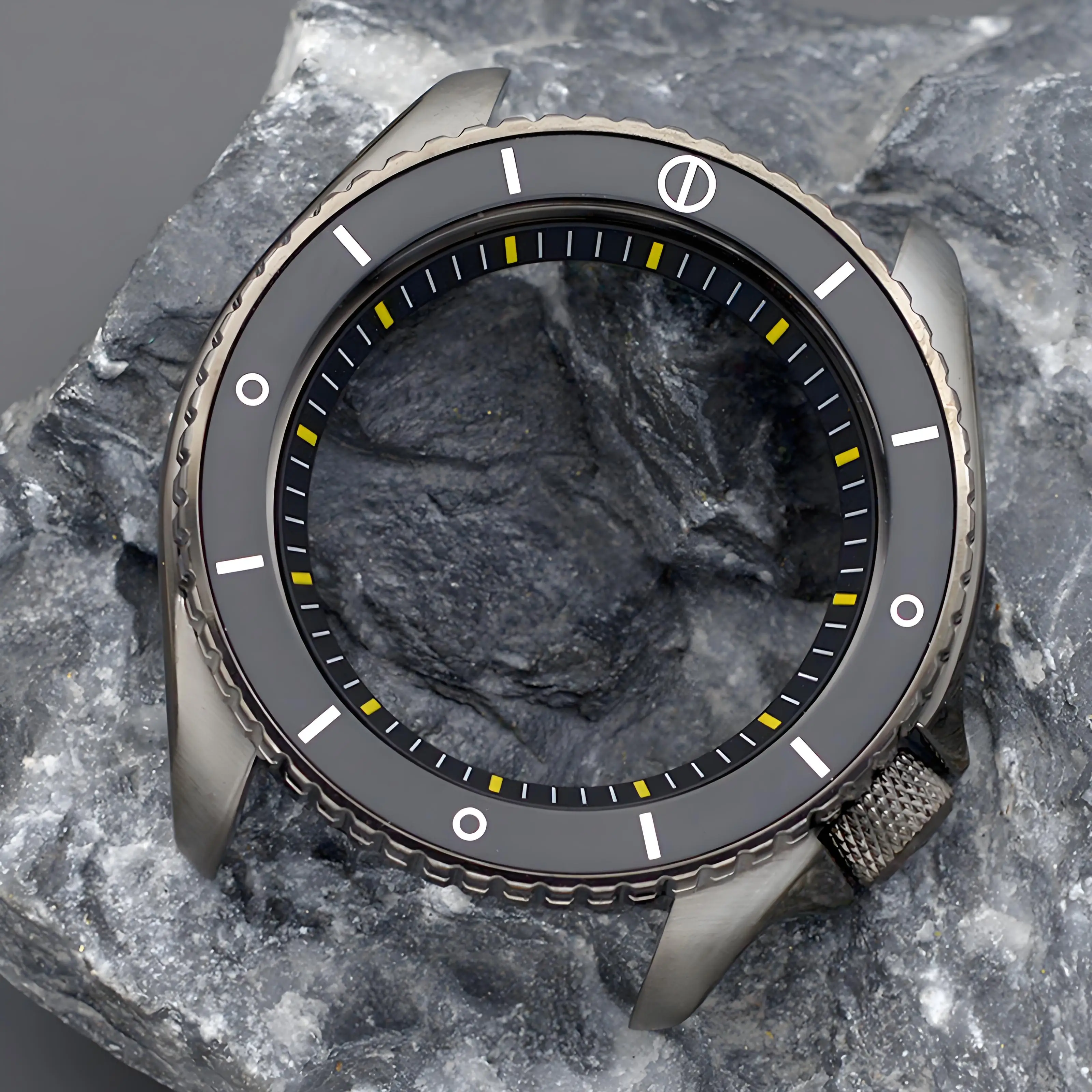 MOD SKX007 SKX009 Gun Colour Men's Watch Case Fit NH34 NH35 NH36 Automatic Movement Sapphire Glass 200M Waterproof Case