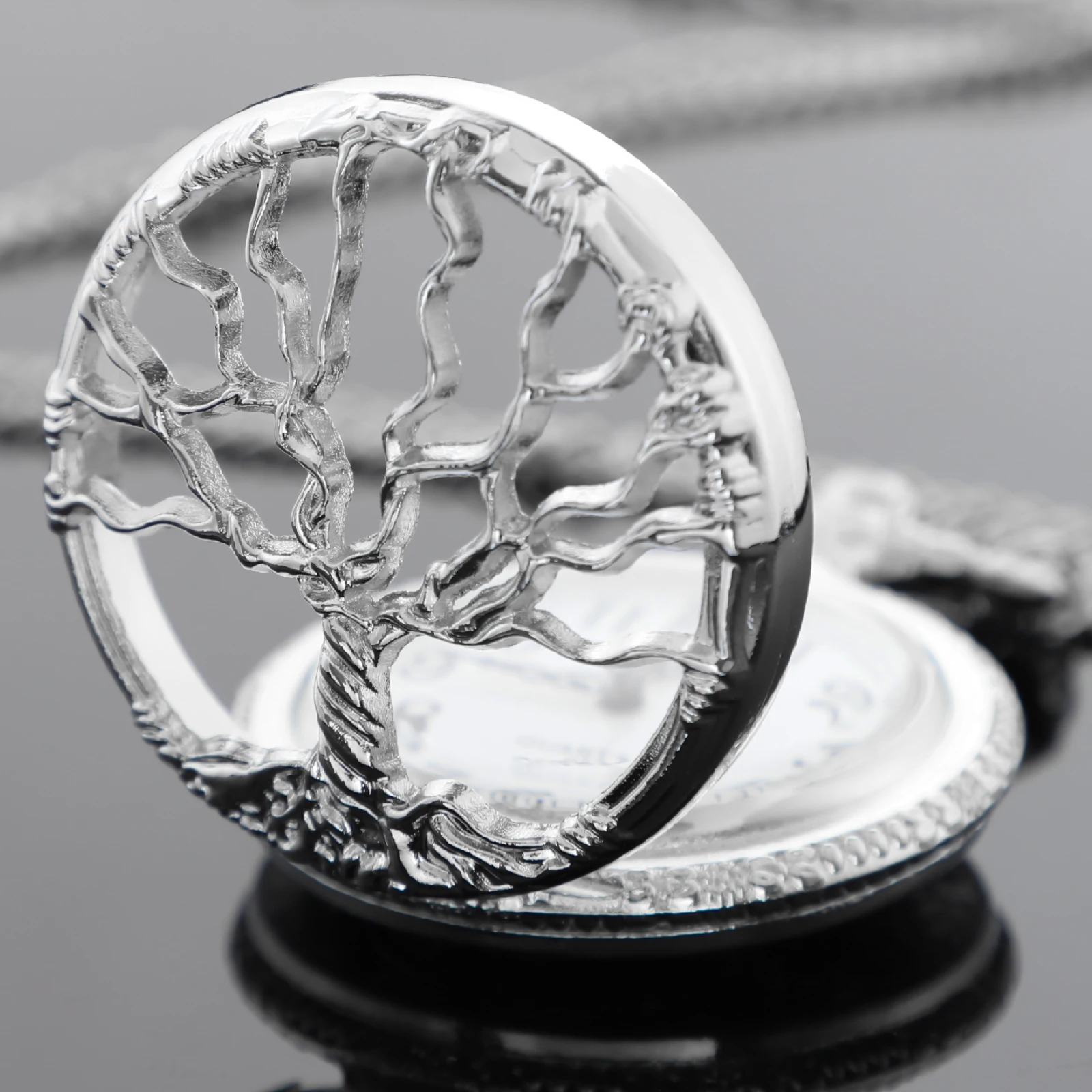 Fashion Silver Tree of Life Quartz Pocket Watch Retro Pocket Fob Watch Pendant Necklace Pocket Watch Men Womens Gift