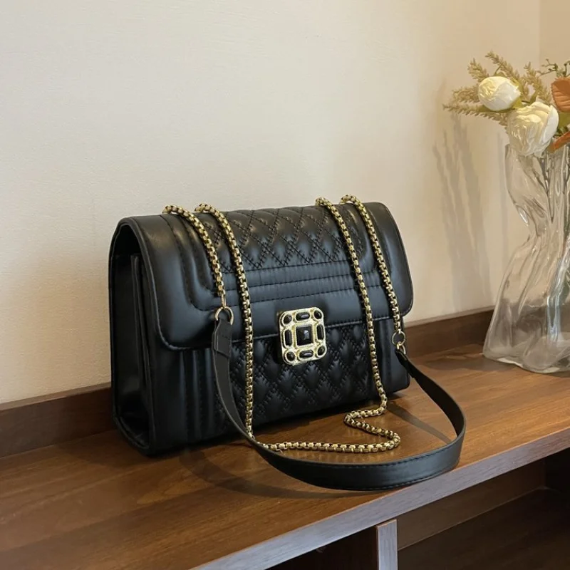 

High-End Women's Messenger Bag Made Of Premium Leather Boasting Paris Vintage Neat Daily Style​