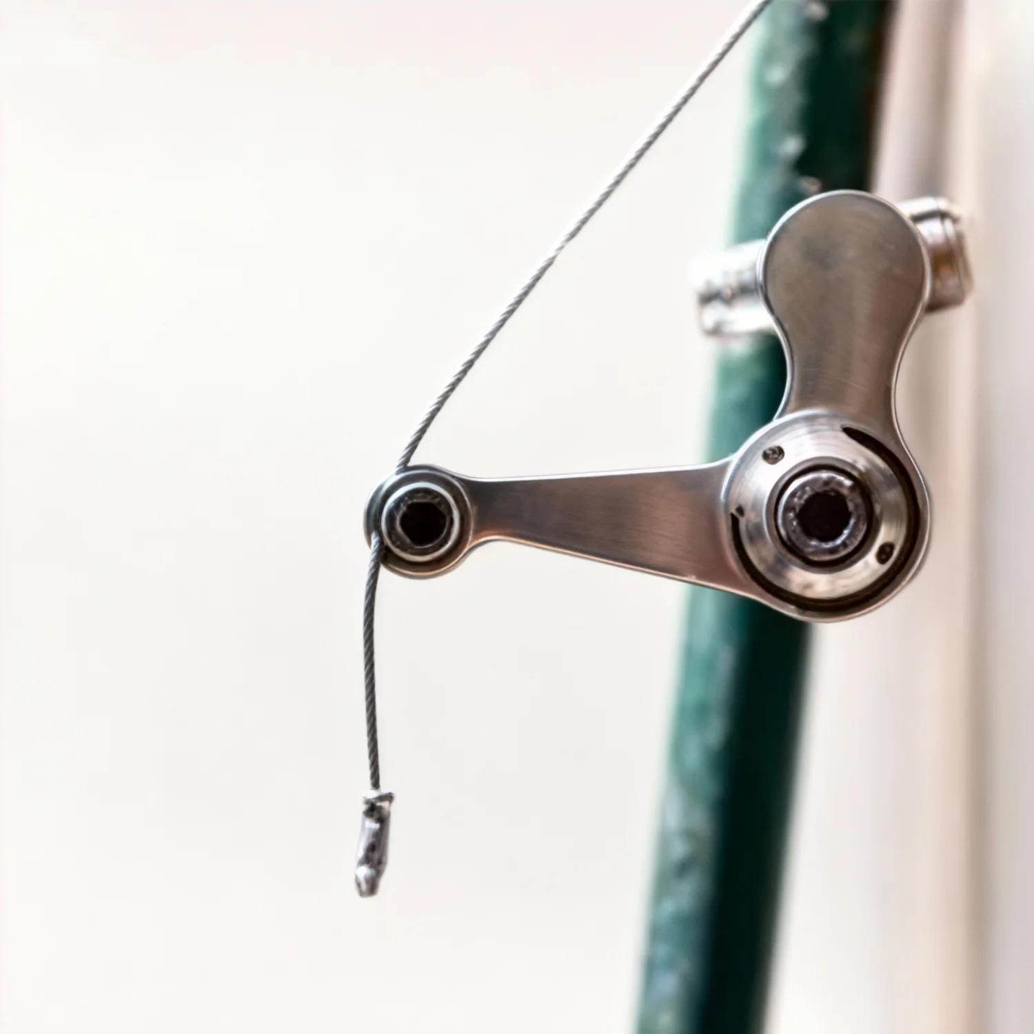 

Neo-Retro retrowide-profile cantilever brake Processedfrom 7075 ligh tweight aluminum alloy