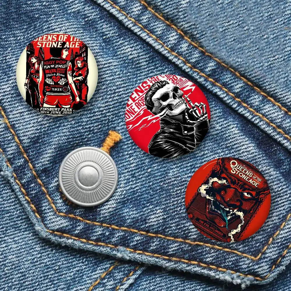 F-FIGHTERS Q-QUEENS O-OF T-THE S-STONE A-AGE Tinplate Soft Button Pin Brooch Metal Badge Jewelry Accessories Hat Bag Lapel