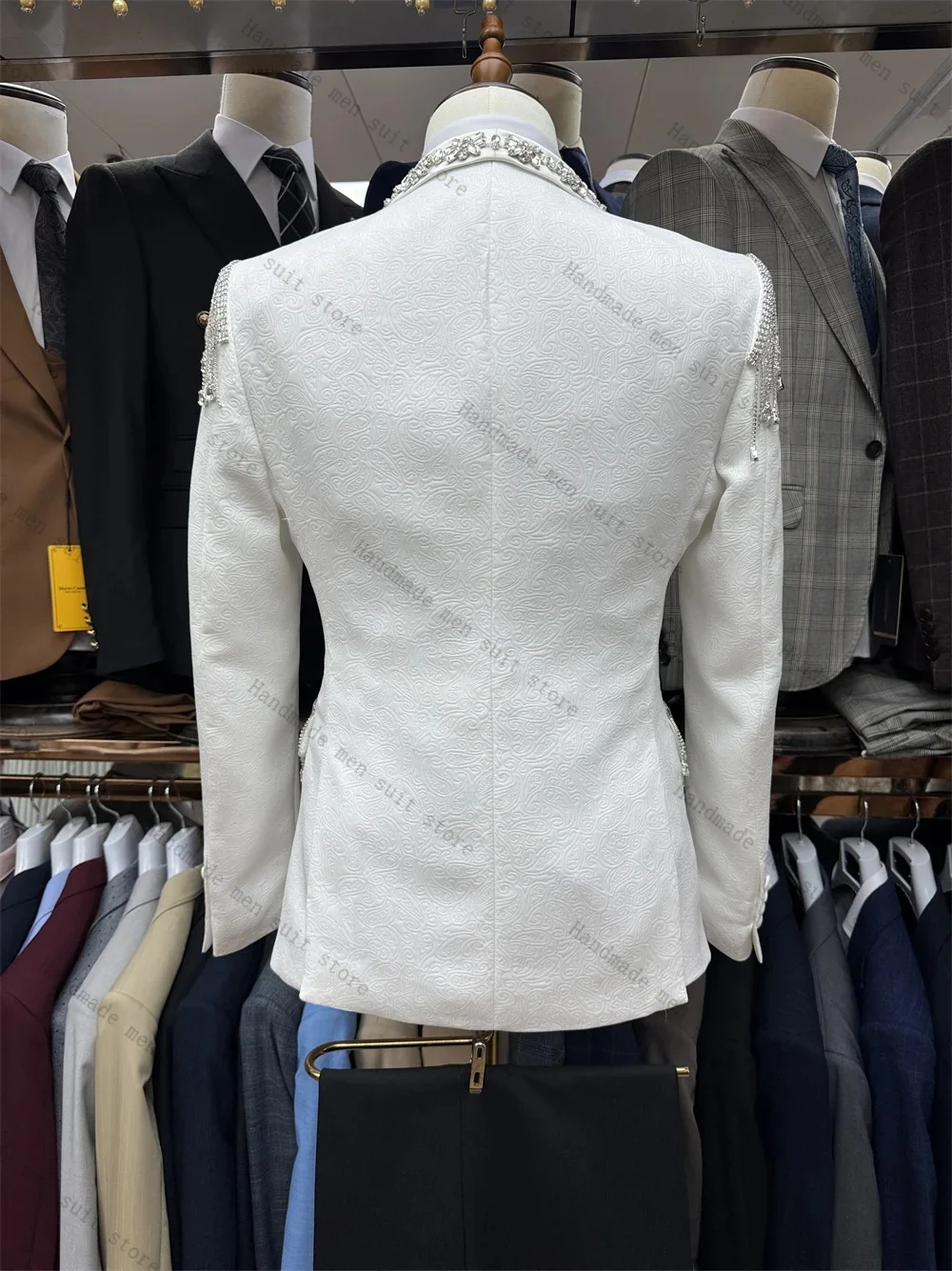 Jacquard-Herrenanzüge, 2-teilig, weißer Blazer + schwarze Hose, Kristalle, luxuriöser Hochzeits-Smokingmantel, maßgeschneiderte formelle Büro-Jackenhose