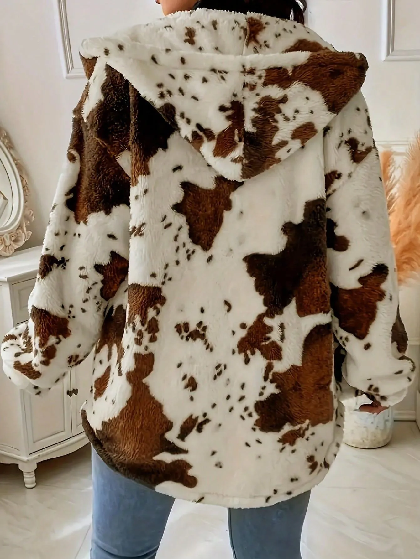 2024 autumn and winter new casual and fashionable plus size plush jacket women s cow print plus size zipper hoodie