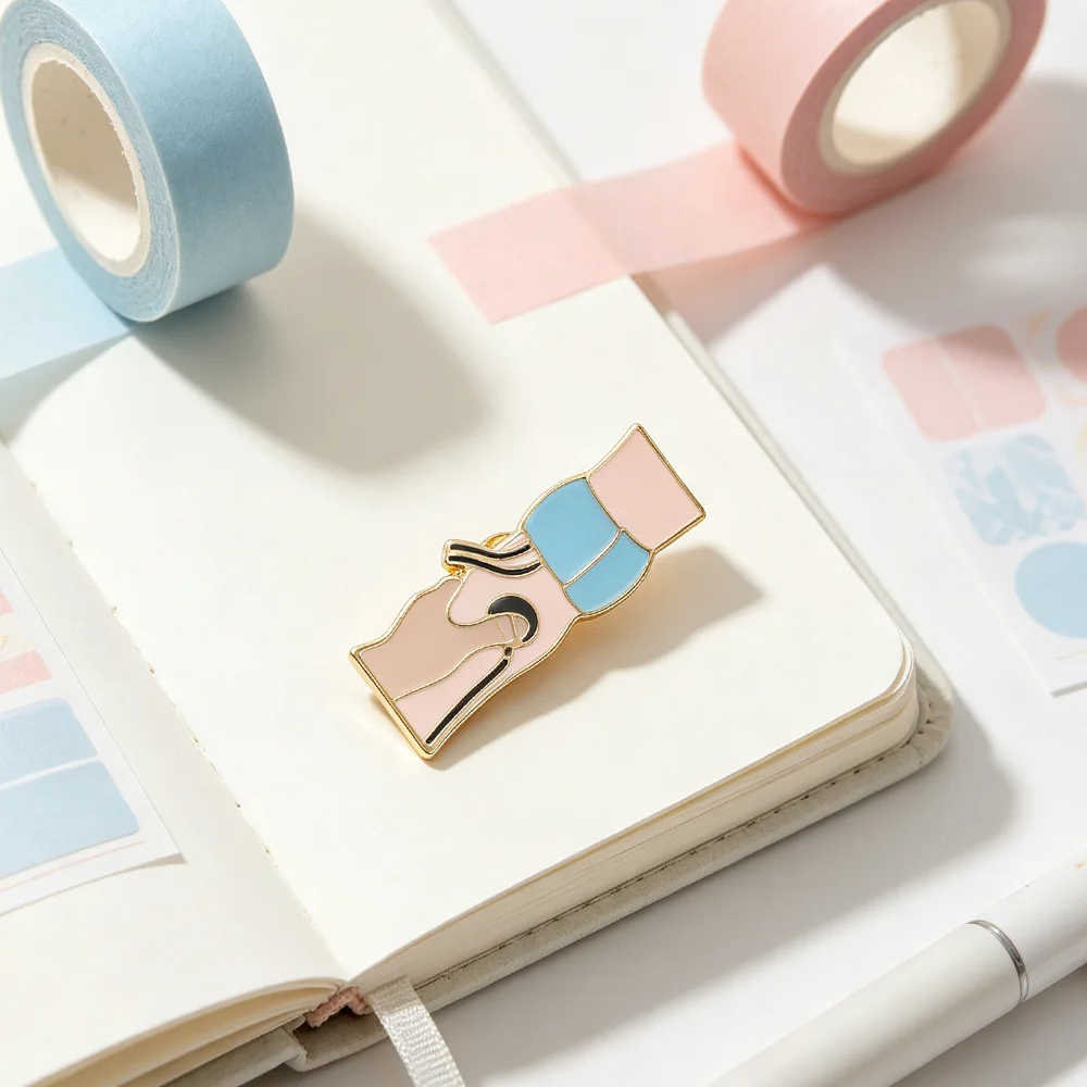 Hanreshe Blood Pressure Test Enamel Pin Medical Brooch Jewelry for Doctor Nurse Lapel Badge Accessories Gifts