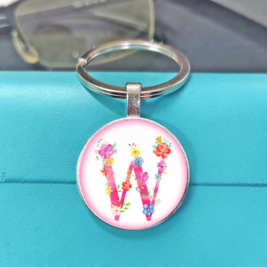 Hot Selling Vintage Floral Monogram Keychain Classic Letter A-Z Print Stylish Unisex Exquisite Personalized Daily Decor Ornament