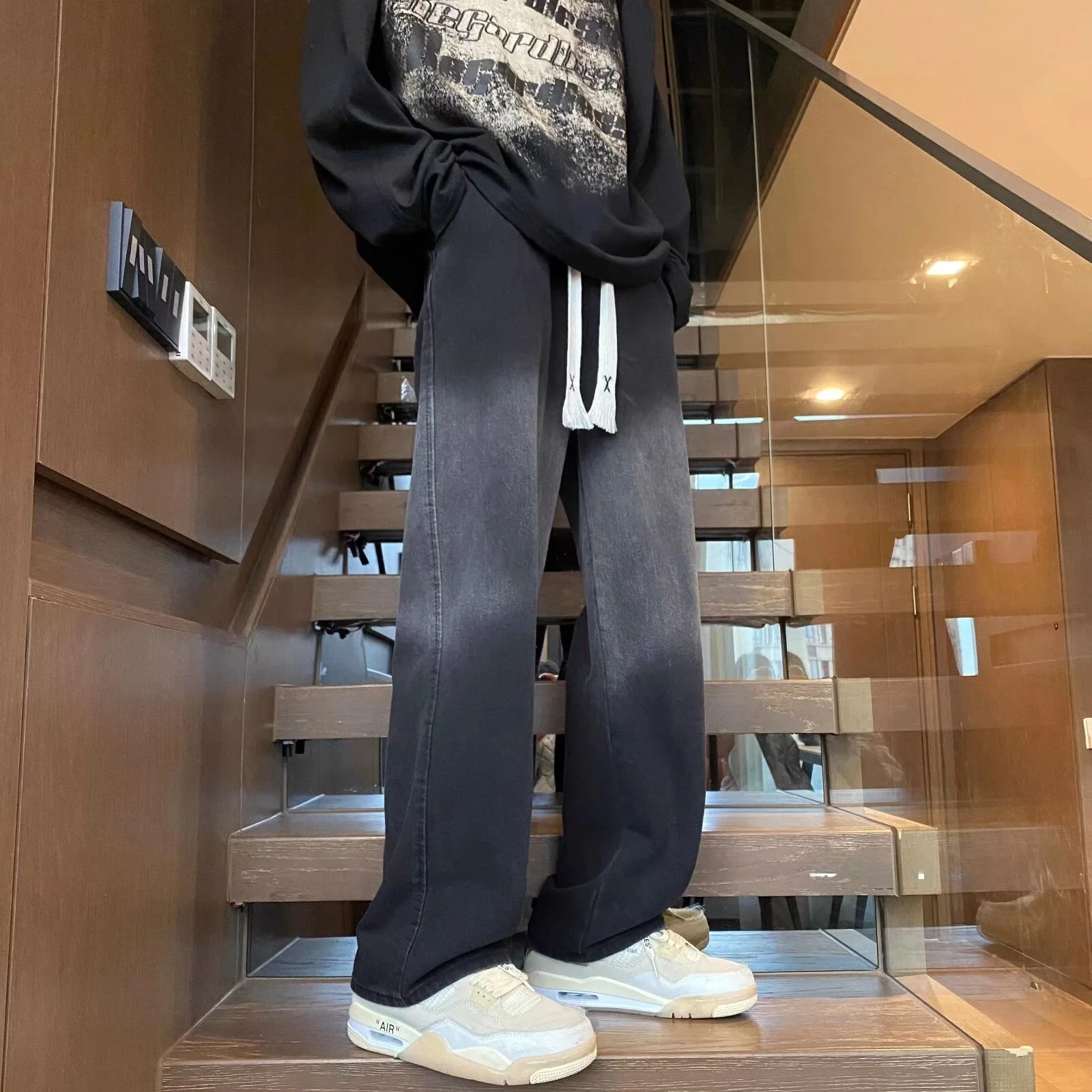 

Повседневные мужские джинсовые джинсы, весна-осень, новые гонконгские брюки, универсальные свободные брюки, прямые брюки-трубы, модные студенческие высокие ...