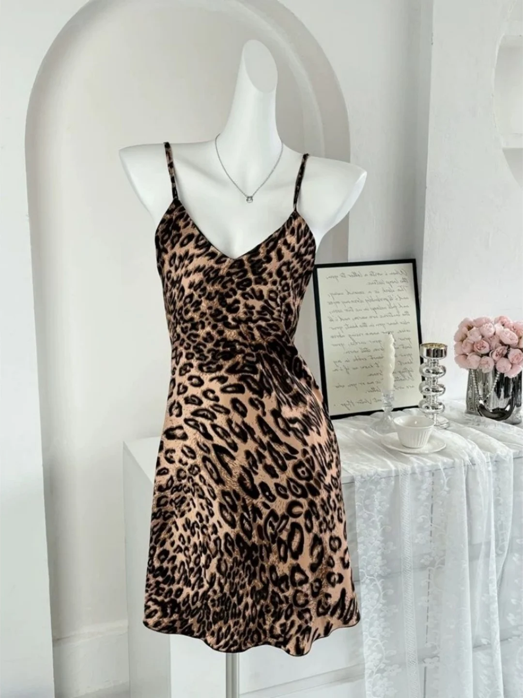 

Sexy V-Neck Backless Cross Strap Ice Silk Home Sleep Dress plus Size Leopard Print Sleepwear for plus Size Women
