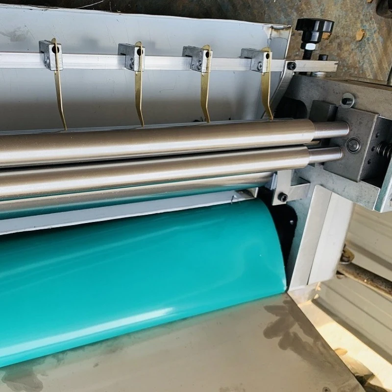 Heated desktop glue machine, gluing machine, glue gluing machine