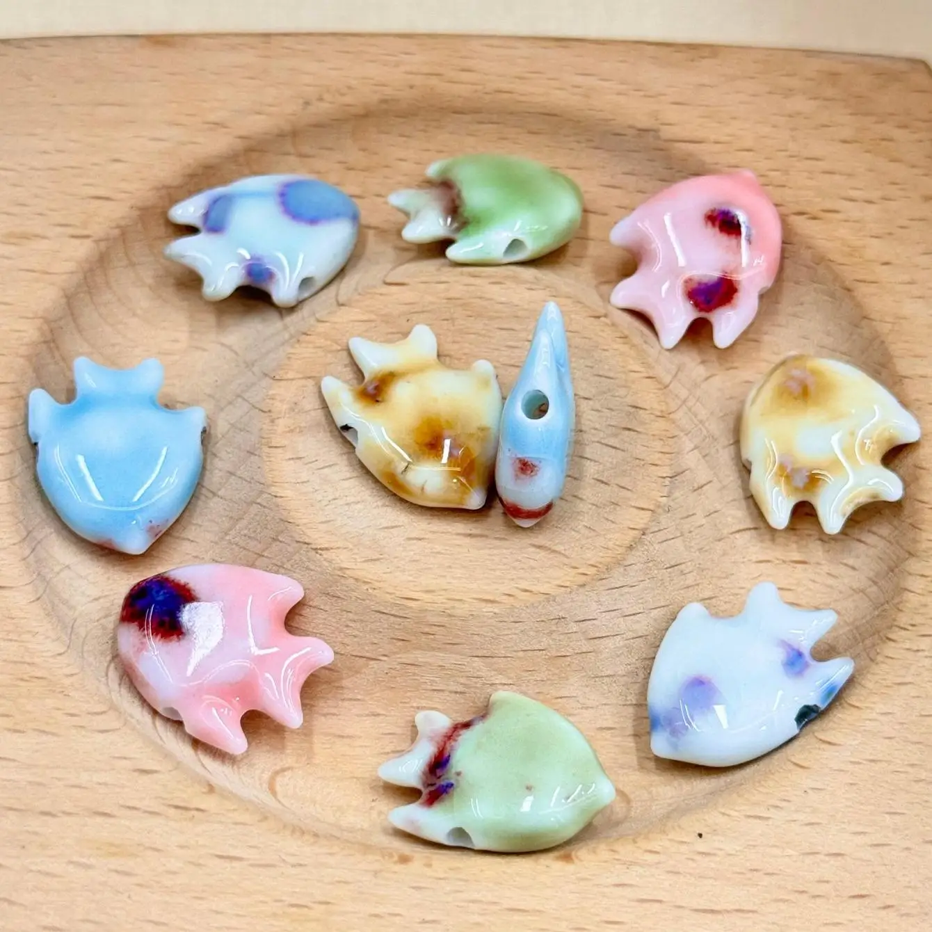 32 Colors 10/20PCS 20*17*7MM Flat Fish Shape Ceramic Beads Hot Sell Sea Ocean Style DIY For Jewelry Making Light Dark Color