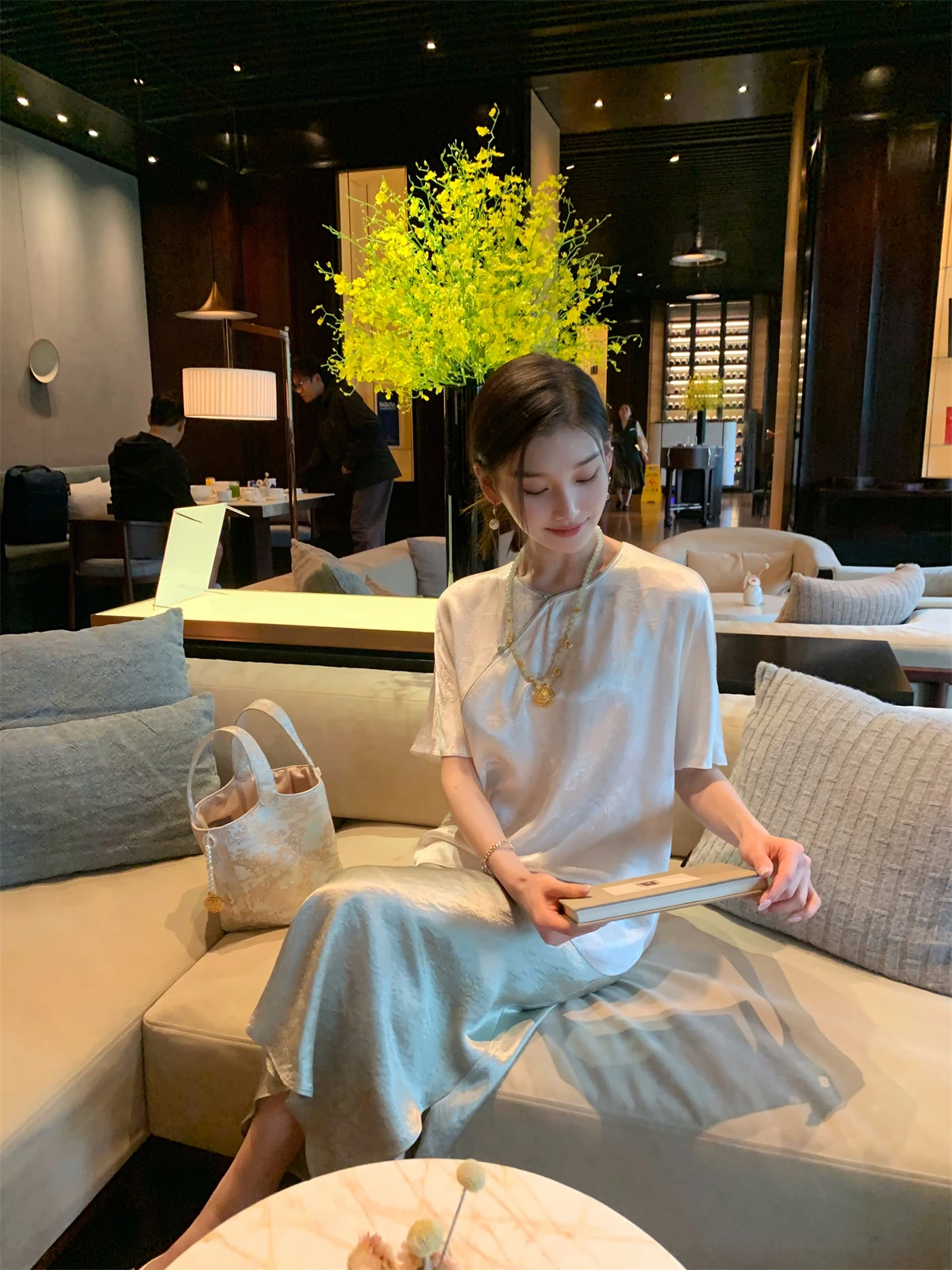 

DAJO'S Red Label New Chinese Sle ort Sve irt Soft Retained Floral Embroidery round Ne Breathable Comfortable Women...