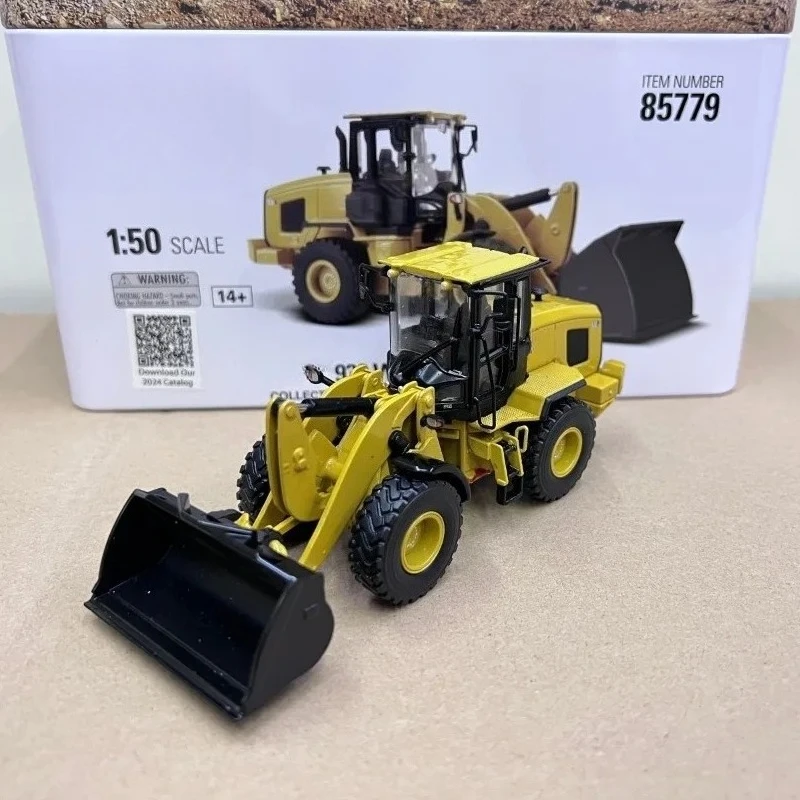 DM 1:50 930 for Caterpillar Wheel Loader Alloy Engineering Truck Forklift Model 85779
