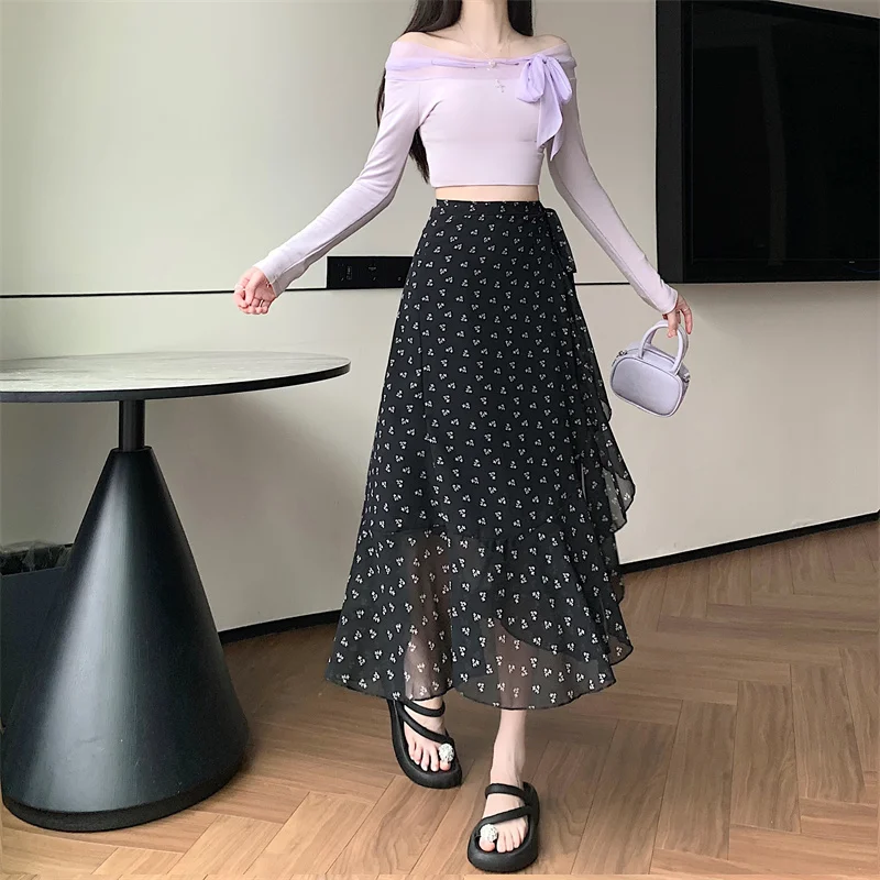 Black floral print 8817