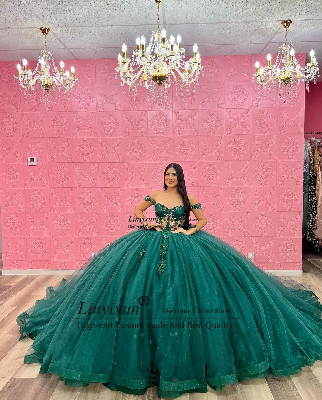 

Elegance Emerald Green Quinceanera Dresses 2024 Ball Gown Floral Applique Crystal Sweet 16 Dresses Lace-Up Birthday Party Custom